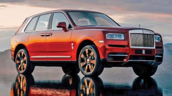 Doi români care se aflau într-un Rolls-Royce au fost opriți în Italia. Ce au descoperit polițiștii în mașină este incredibil!
