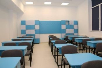 Mărturii dramatice după atacul de la școala din Bistrița: „A lovit-o pe profesoară şi a intrat peste noi”/„Am aruncat cu scaune”