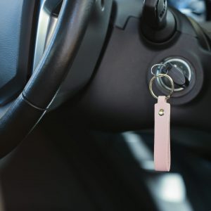 Nouă lovitură pentru șoferii români. Scumpiri de proporții la polițele RCA: mulți ajung să-și lase mașinile în parcare, din cauza prețurilor