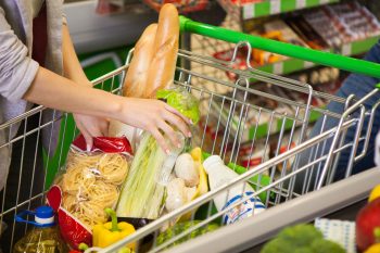 Scumpiri în lanț de la 1 octombrie. Ce alimente vor costa mai mult