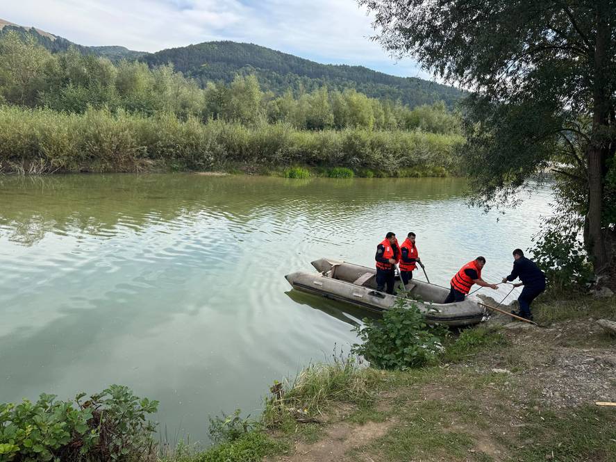 Tragedie cutremurătoare! Copilaș de patru ani dat dispărut în Bacău, găsit în albia unui râu, după o operațiune de căutare de amploare