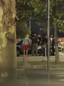 Călin Georgescu, reținut pentru 24 de ore! Gestul deja celebru pe care l-a făcut când a ieșit cu cătușe la mâini din sediul DIICOT