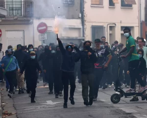 VIDEO Până la 500 de școli închise în Franța din cauza protestelor studenților