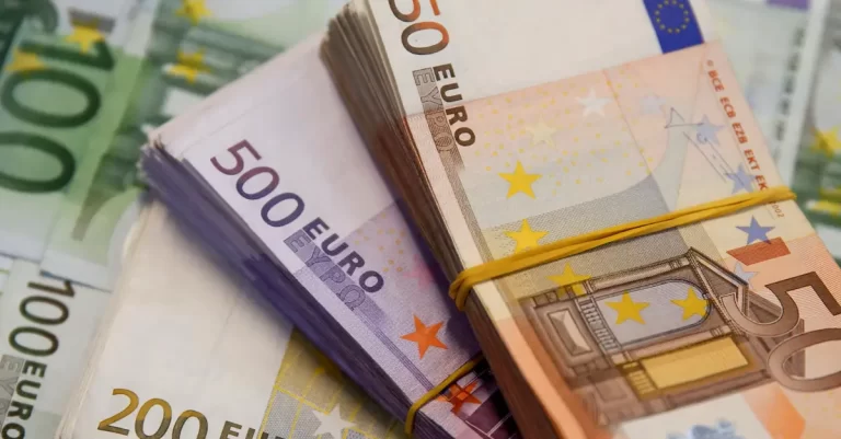 12 trilioane de euro, blocate în depozite bancare. Cum își alungă UE propriii investitori