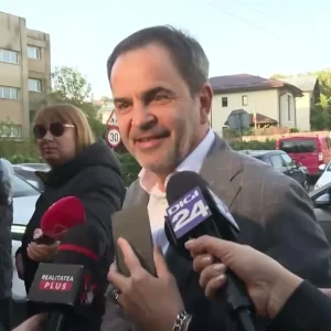 Ce spune avocatul lui Bogos, după ce premierul a fost audiat la DNA: „Nu va fi urmărit vreodată penal Bolojan” – VIDEO