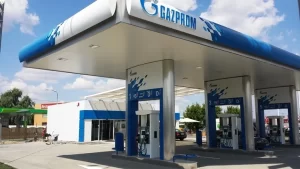 Tranzacție importantă pe piața carburanților: fostul șef eMAG preia benzinăriile Gazprom din România