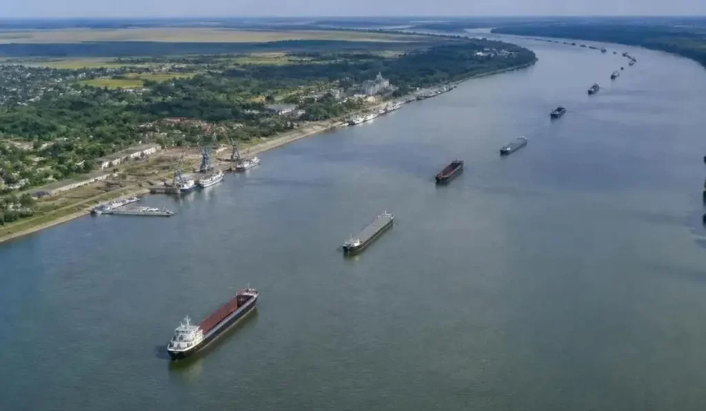 canalul-sulina România nu mai are prioritate pe Canalul Sulina. Cotele de tranzit se impart „frățește”: 40% pentru navele românești, 40% pentru cele ucrainene și 20% pentru Moldova