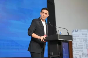 Negocieri pentru viitorul Guvern. Numărul 2 din PSD dezvăluie condiția pentru Luca Niculescu: „Atunci există baza unei discuții serioase”