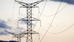 Prețul energiei explodează la 435 euro/MWh. România a oprit livrările către Moldova și cumpără cea mai scumpă energie din UE