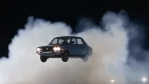 Și românii au „lansat” mașini zburătoare! Dacia 1300 a lui „Nea Ghiță”, virală pe internet