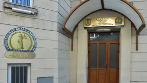Inspector al Fondului pentru Mediu, reținut de DNA. Ce sumă uriașă au găsit procurorii acasă!