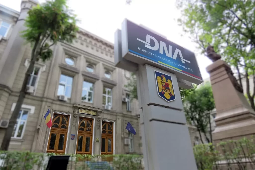 Așa se lua șpaga la Permise Ilfov! Imagini de la DNA cu angajații care „ajutau” șoferii să treacă „peste rând” – VIDEO