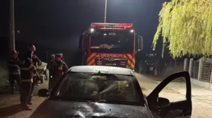 Incident șocant în Argeș: Pompieri veniți la un incendiu, întâmpinați cu furci și pietre. Mascații au intervenit de urgență
