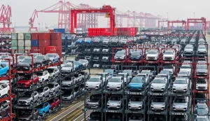 Industria auto din China uimește lumea, dar se prăbușește acasă