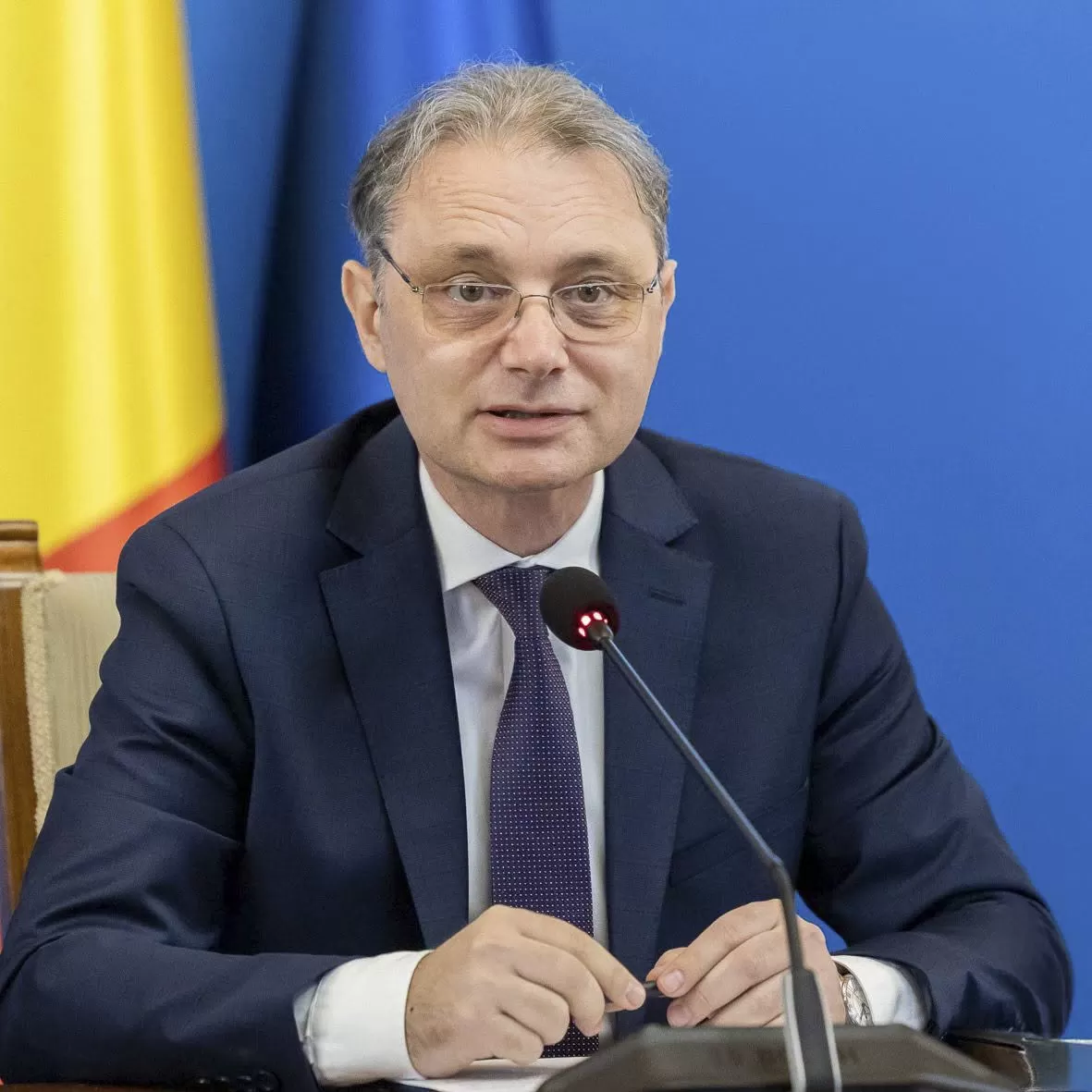 Niculescu, cu ochii pe Grindeanu. Decizia PSD, așteptată cu emoții (sursa foto: Luca Niculescu/Facebook)
