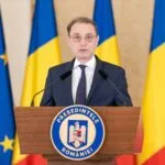 Luca Niculescu începe negocierile pentru Guvern. Vrea un cabinet hibrid politic-tehnocraţi