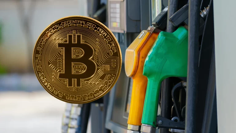 Petrol la 100 de dolari, Fed pregătește noi majorări, dar Bitcoin refuză să capituleze. Este acesta testul final înaintea unui nou ciclu crypto?