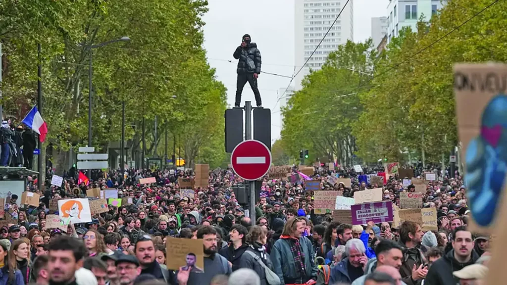 Se reiau protestele în Franța. O nouă rundă de manifestații, sub teama violențelor