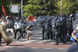 Scandal național: Ciobanii se ridică împotriva vaccinării obligatorii a oilor. „Vin cu jandarmii peste noi?”